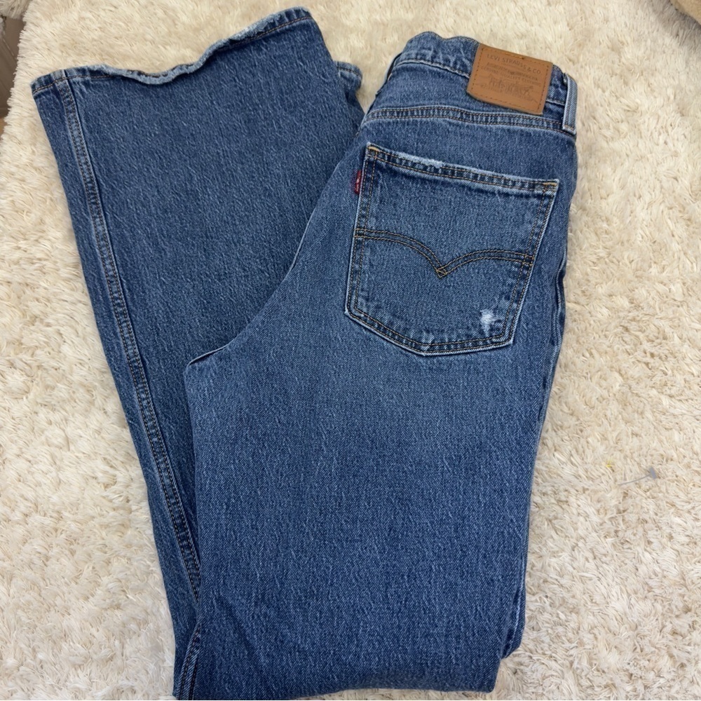 Levis Womens 70s Flare Legs distressed jeans size 28 - Picture 4 of 10